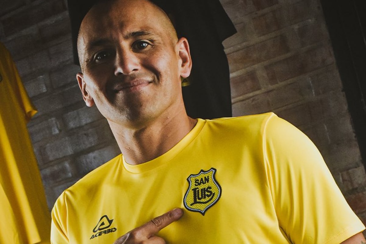 Chupete Suazo al acecho: los 5 máximos goleadores del fútbol profesional en Chile
