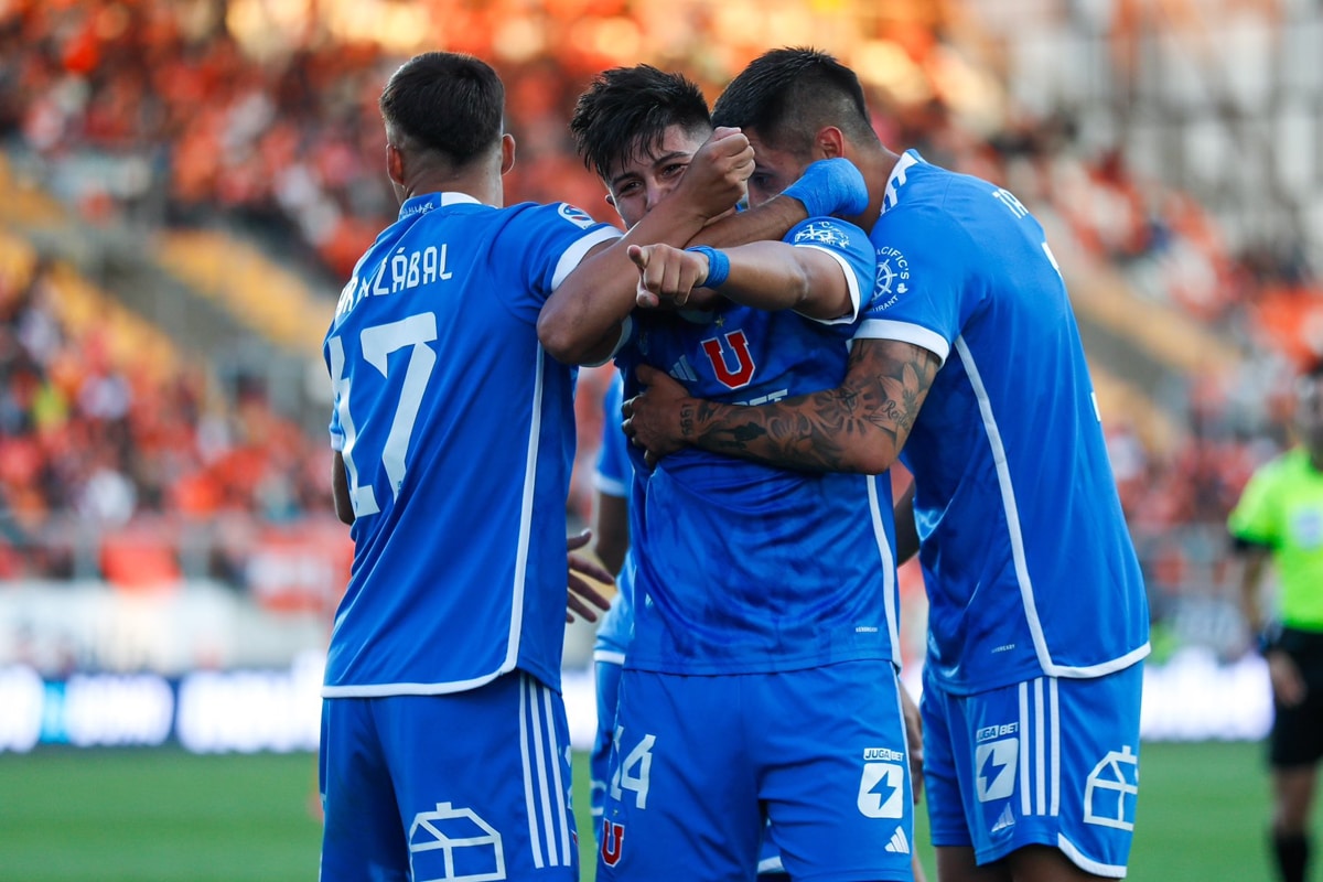 Quién es el máximo goleador en la historia de la Universidad de Chile