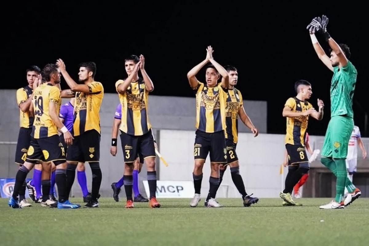 Problema en el ascenso: otro equipo del fútbol chileno despidió a su entrenador
