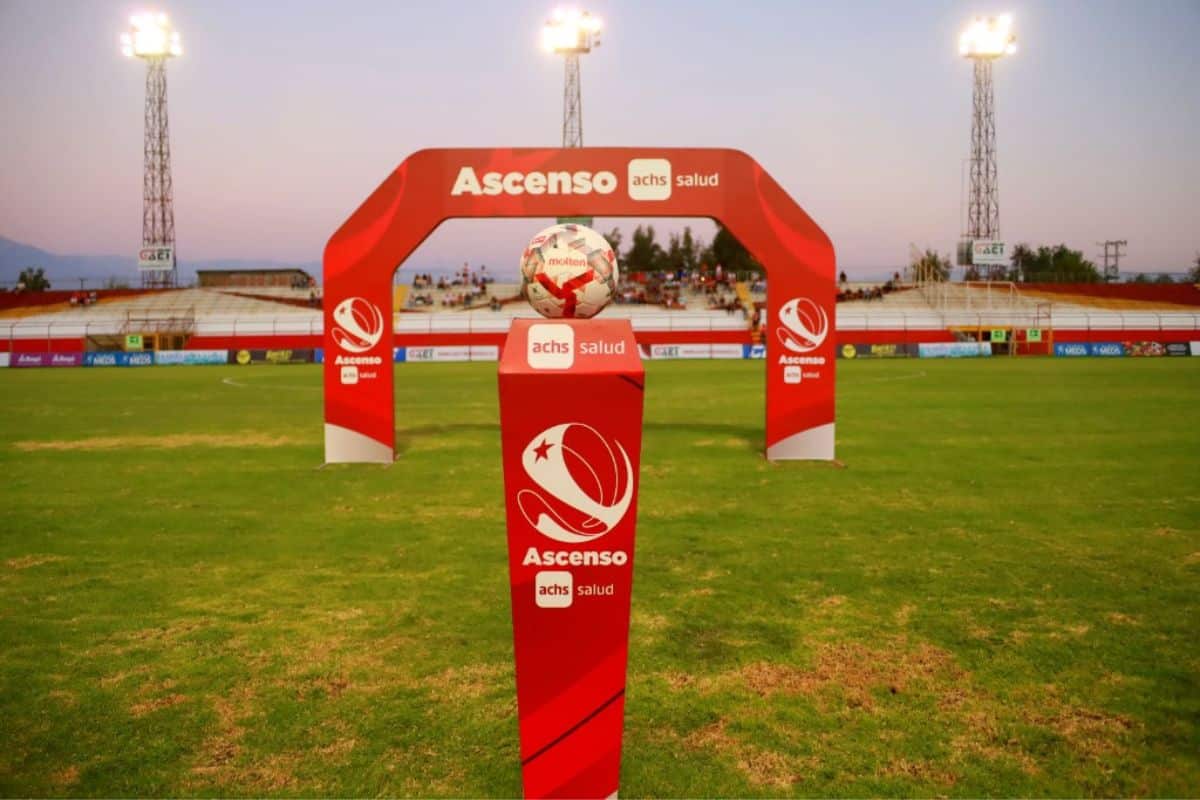 Tiene raíces cubanas, deslumbra en Primera B y sueña con jugar en el Campeonato Nacional