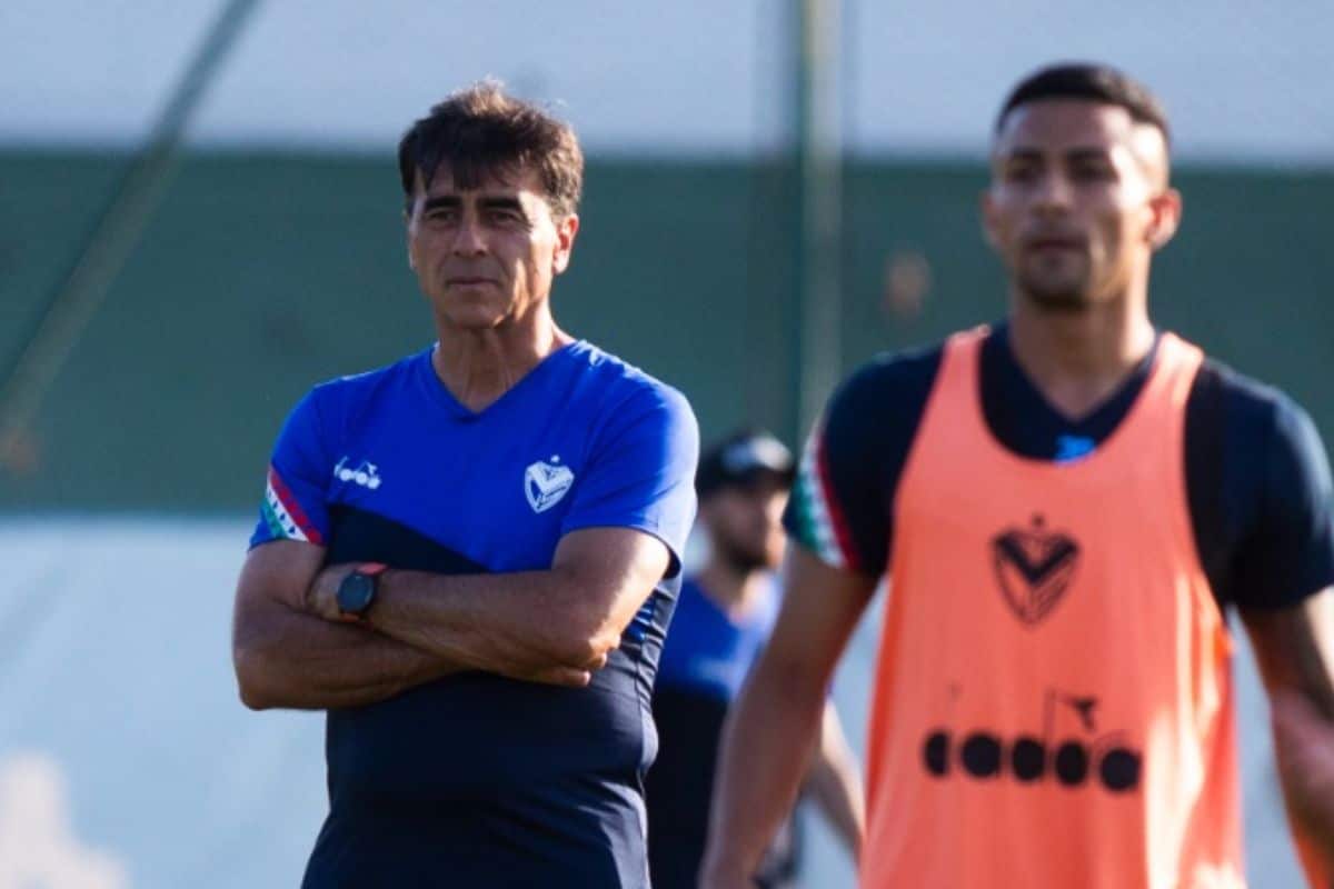 Gustavo Quinteros puso a Alfredo Stöhwing como el factor clave de su partida en Colo-Colo