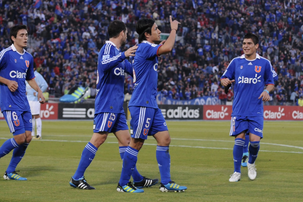 Los futbolistas con más presencias en la historia de Universidad de Chile