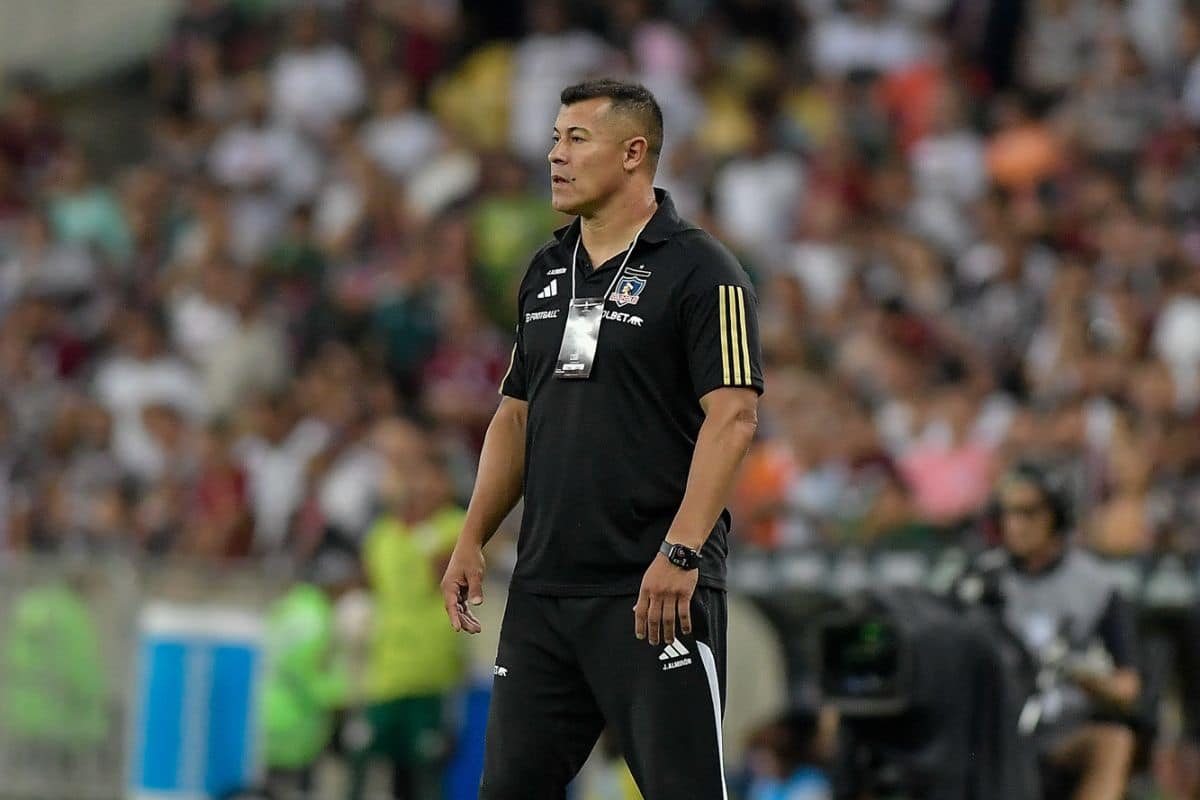 ¿Para satisfacer a Almirón?: Colo Colo podría fichar delantero con años en Europa