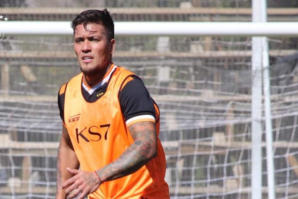 Javier Parraguez duró media hora en su debut con Cobreloa y fue expulsado