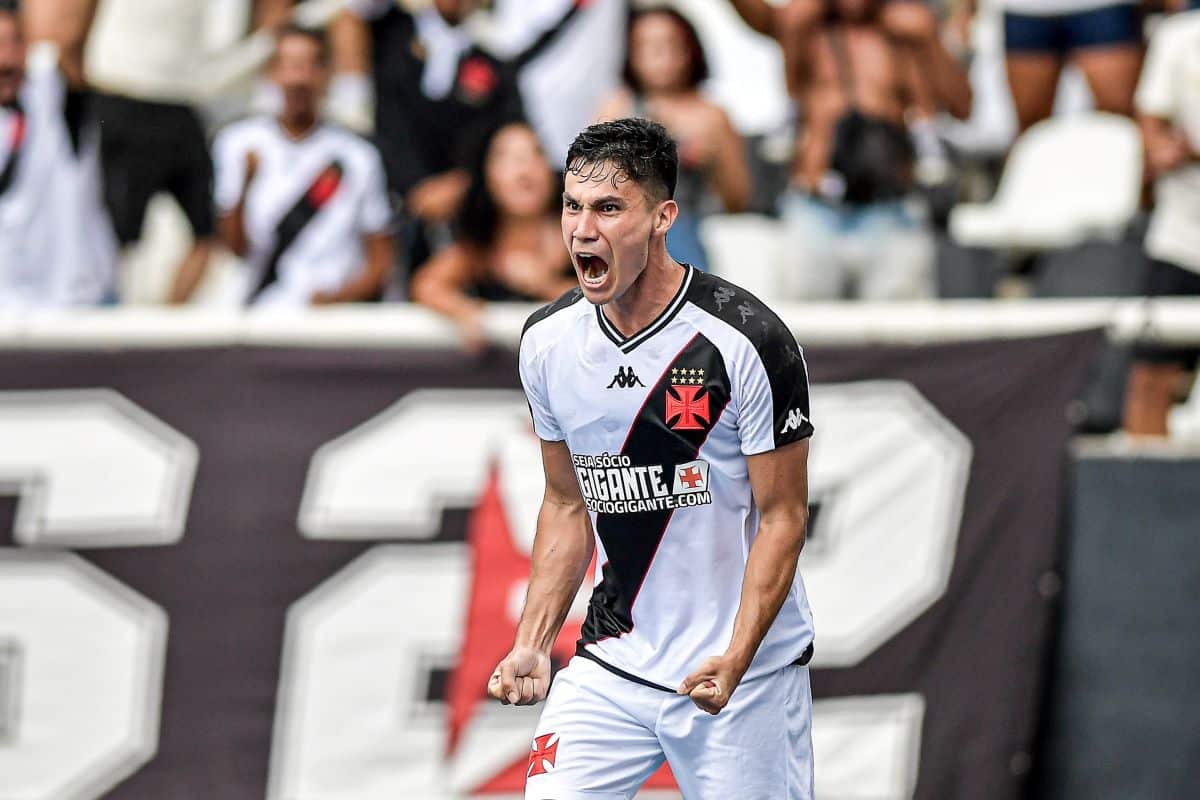 Video: así recibieron a Pablo Galdames en Vasco Da Gama vs Atlético Goianense