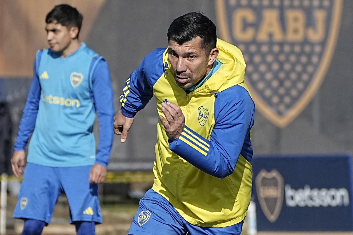 Gary Medel le hizo frente a las críticas por su intercambio con un juvenil de Boca