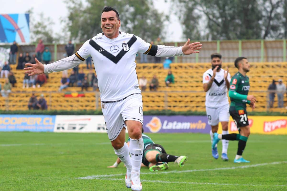 Primera B: los increíbles récords que marcó Esteban Paredes con vuelta al fútbol