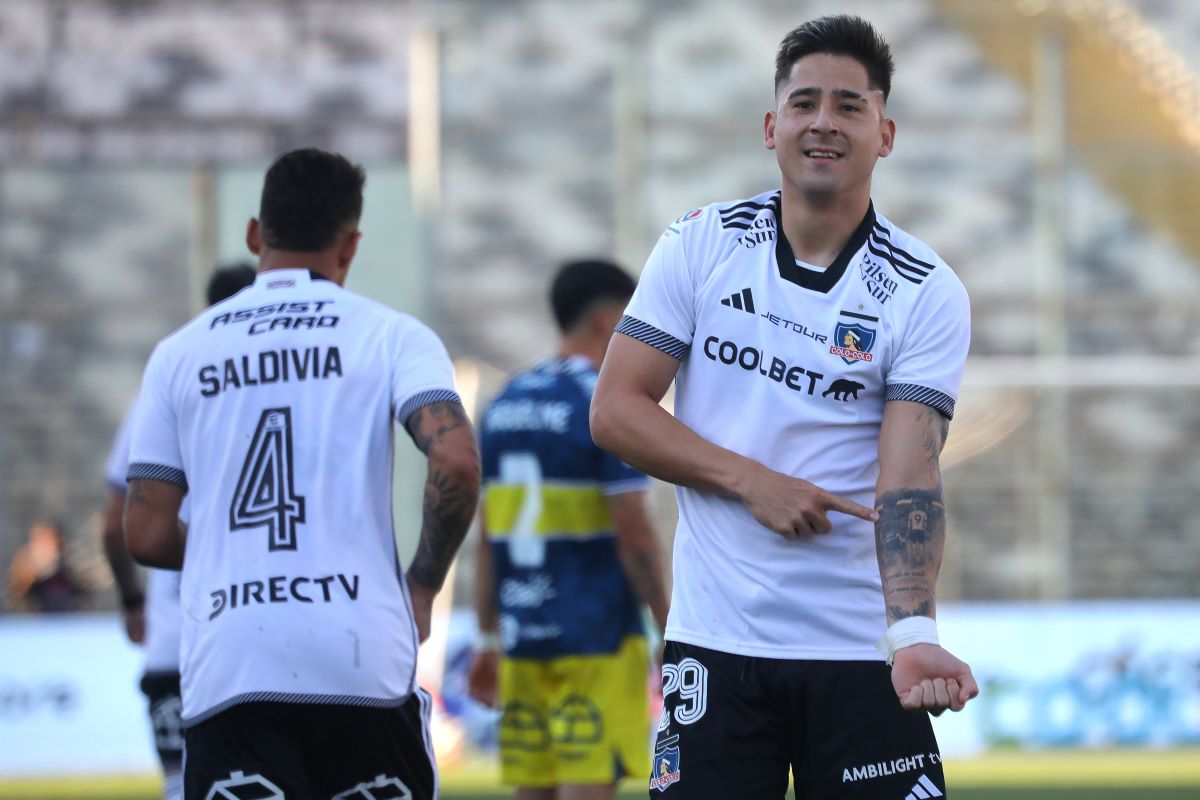 Guillermo Paiva celebra gol en Colo Colo