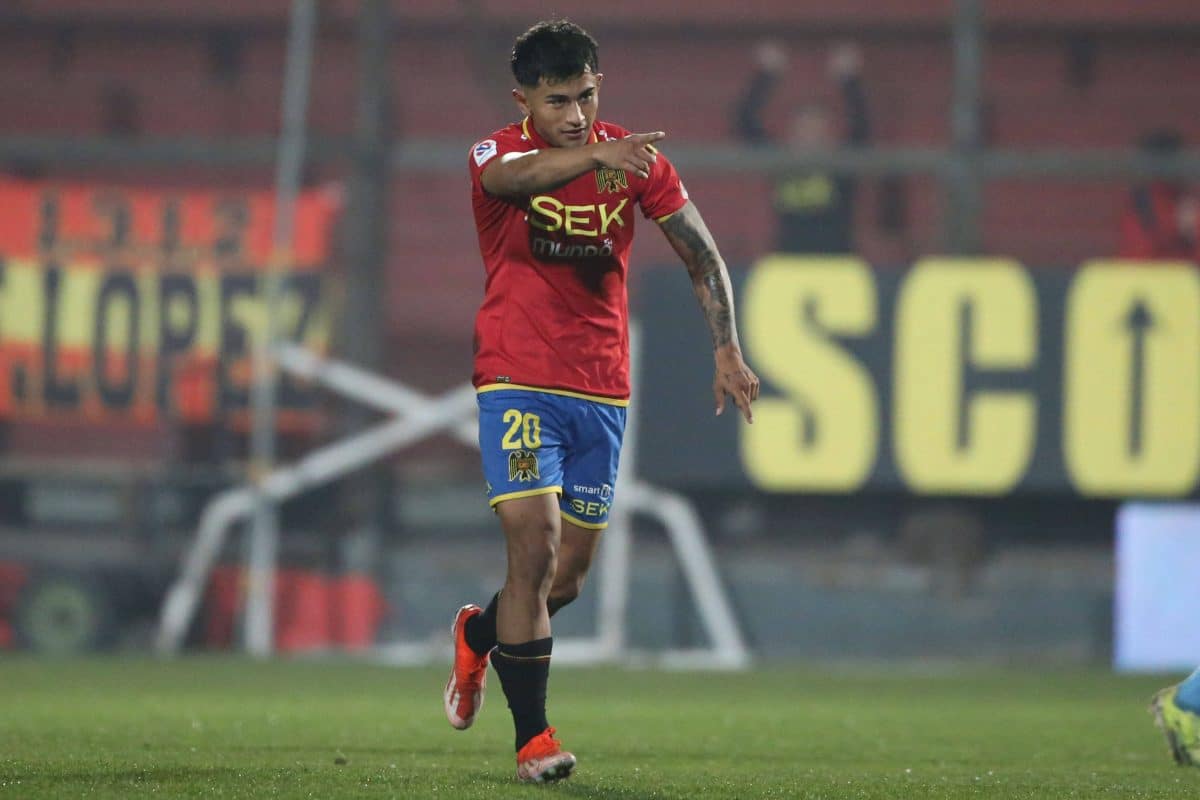 Franco Frías festejando un gol en Unión Española