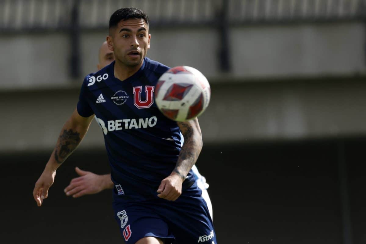 Yonathan Andía jugando para Universidad de Chile