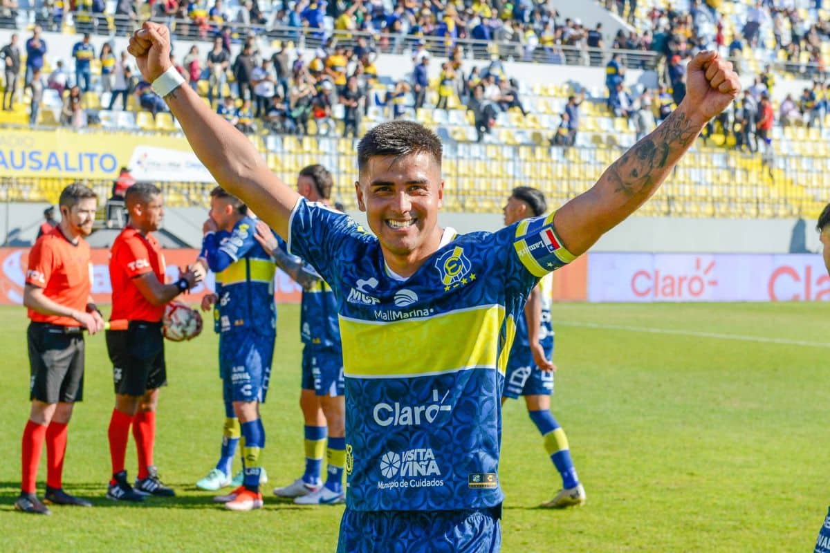 Álvaro Madrid puede salir de Everton de Viña