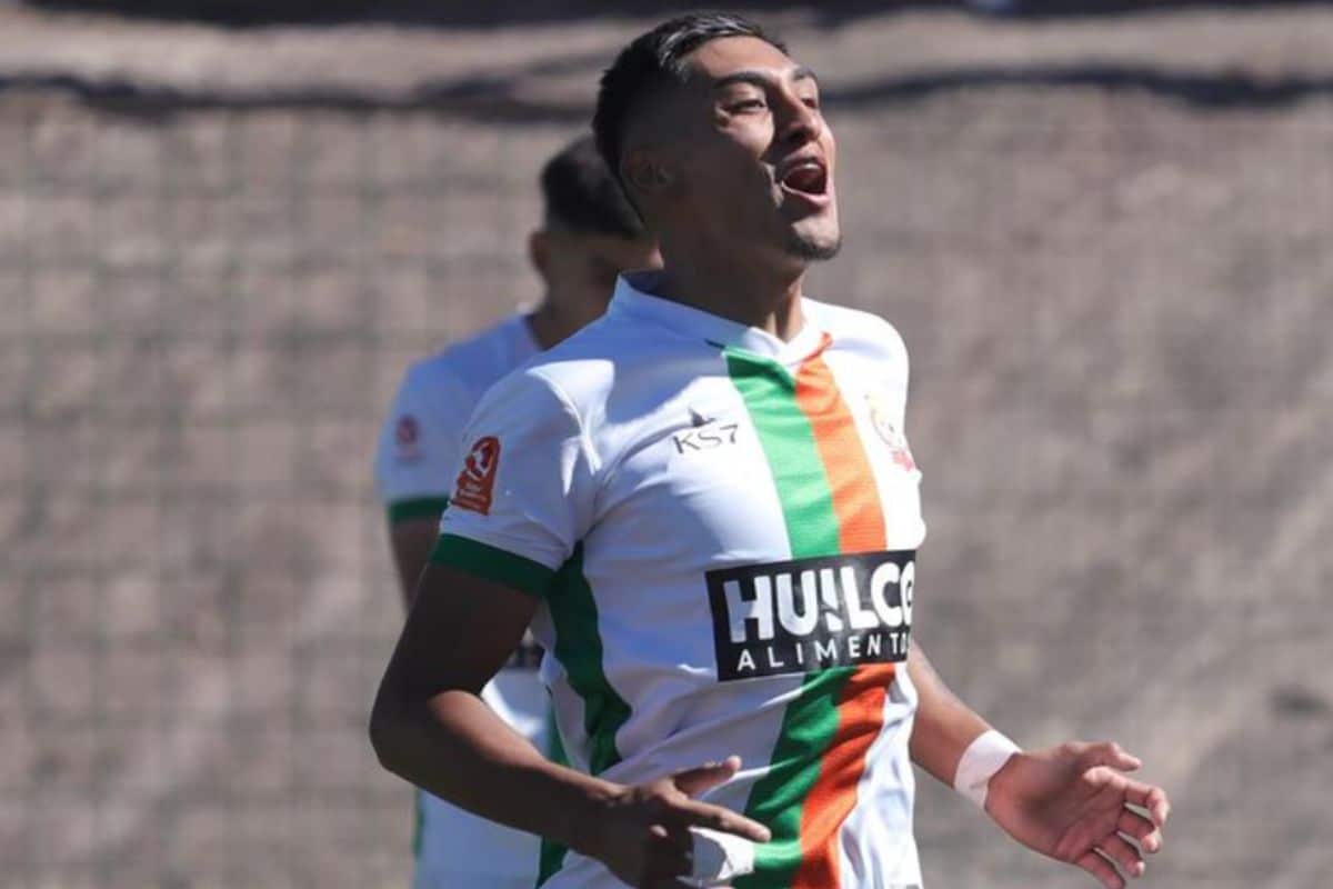 Carlos Navarrete en doblete con Cobresal