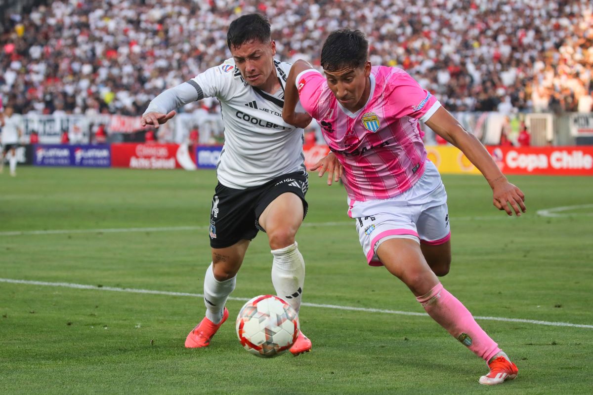 Felipe Espinoza ante Cristián Zavala