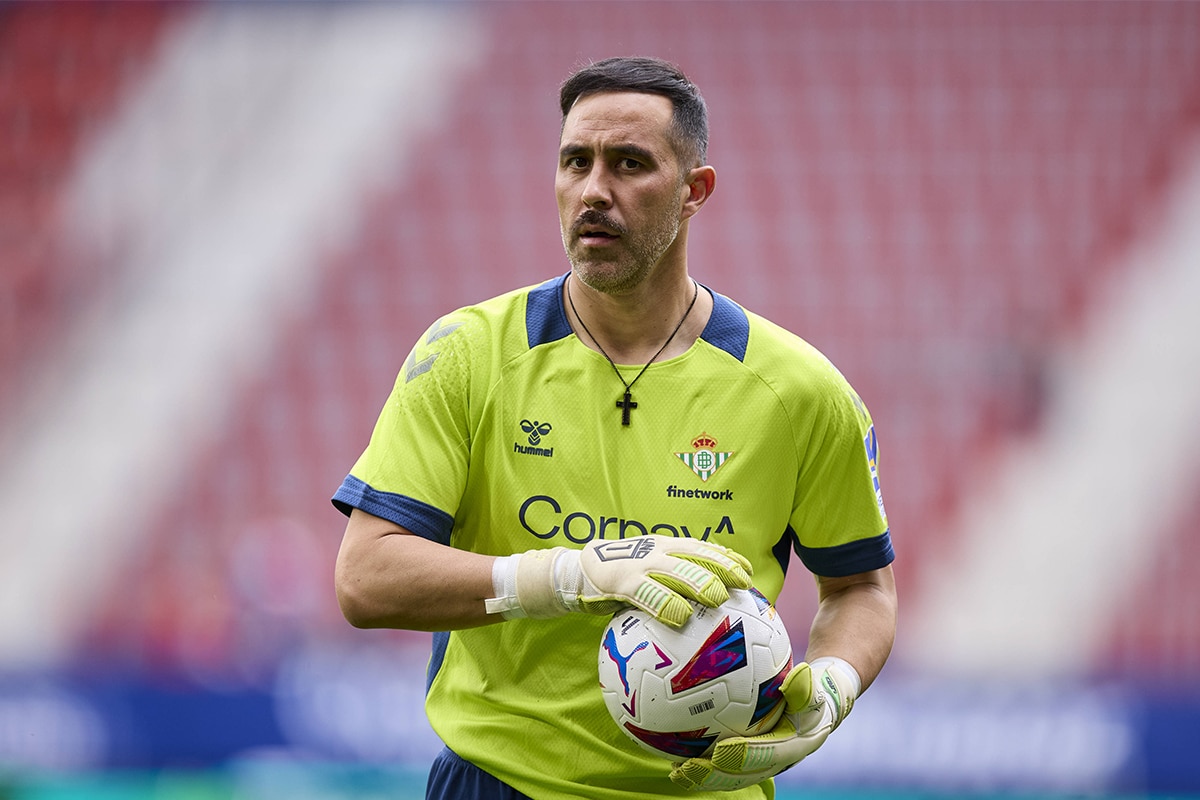 Claudio Bravo entrenando con Betis