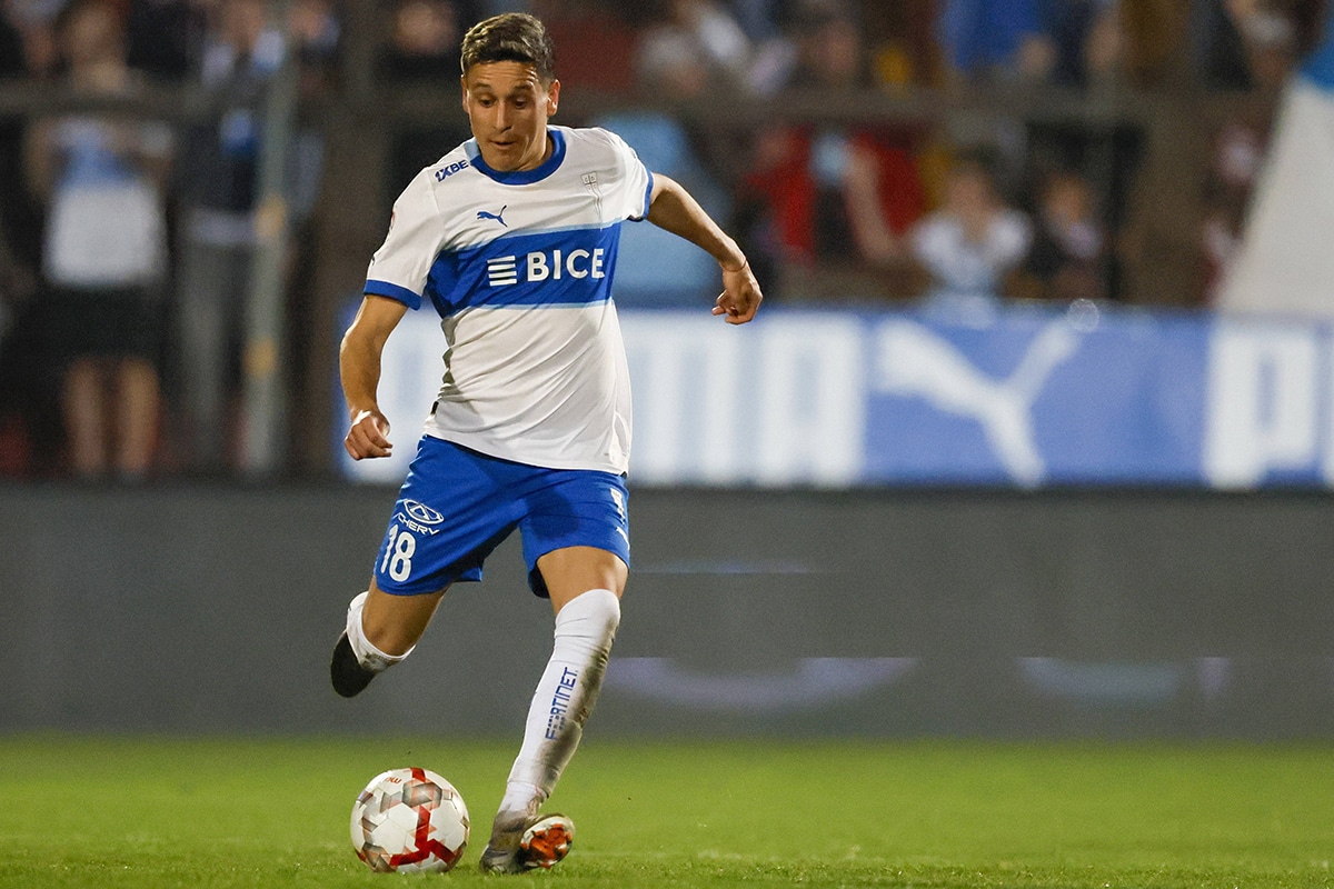 Refuerzos UC: buscan a un volante destacado del Campeonato Nacional para complementar a Fernando Zuqui