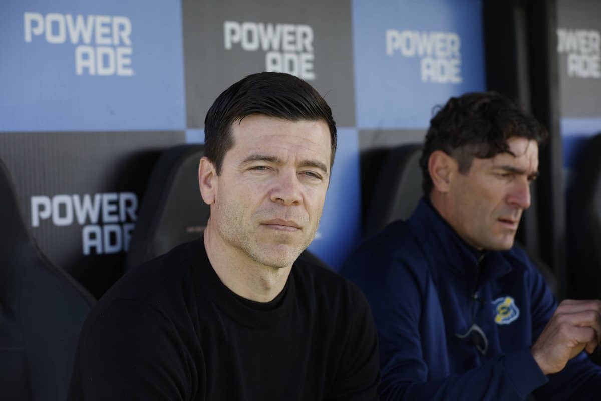 Esteban Solari dirigiendo Everton