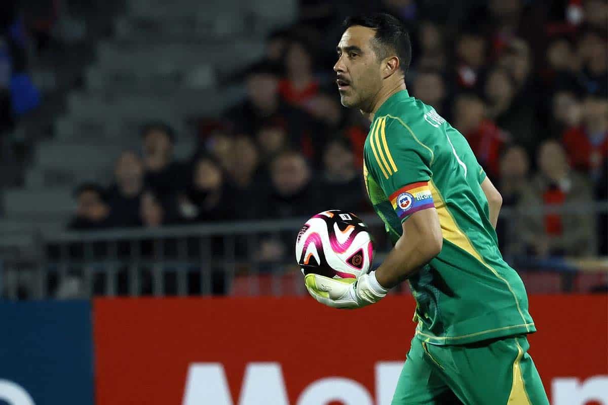 Mercado de fichajes Chile: Claudio Bravo recibe distinción y aclara que su palabra es “ley”