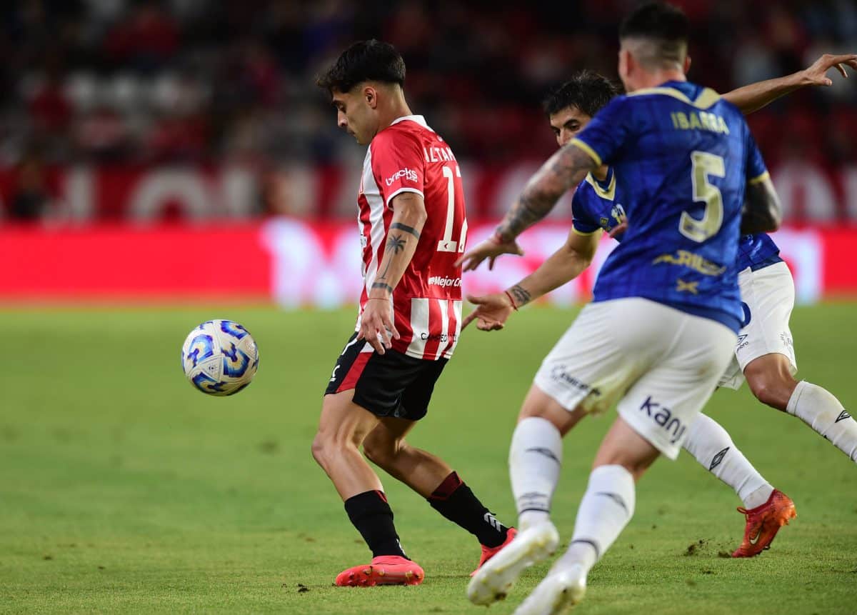 Javier Altamirano jugando para Estudiantes