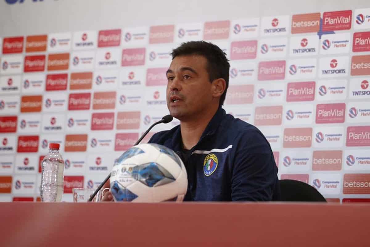 Refuerzos Audax Italiano: JJ Ribera suma alternativas con la llegada de un nuevo defensor