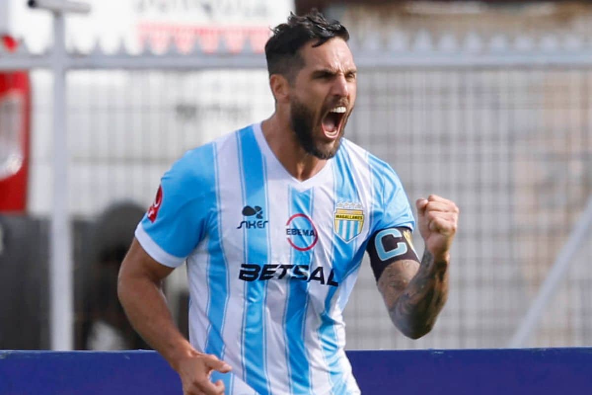 Movidas fútbol chileno 2025: Joaquín Larrivey se olvida de Magallanes y firmó por un rival directo de La Academia