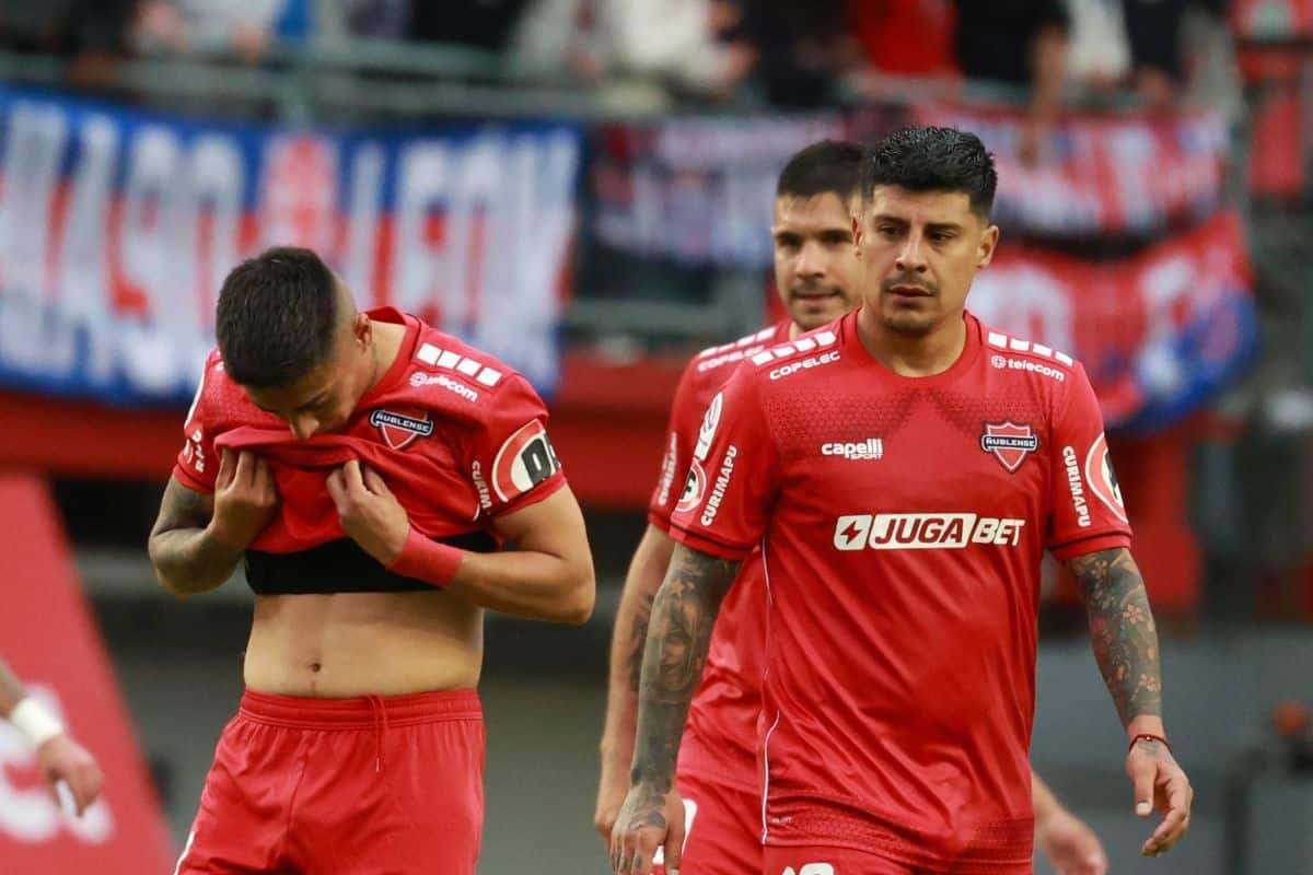 Refuerzos Ñublense: 2 futbolistas de los Diablos Rojos partieron a préstamo a la Primera B
