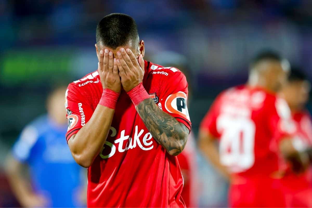 Fichajes Ñublense: los Diablos Rojos claman por un pilar que partió y tambalea Francisco Arrué tras la dura caída contra la U