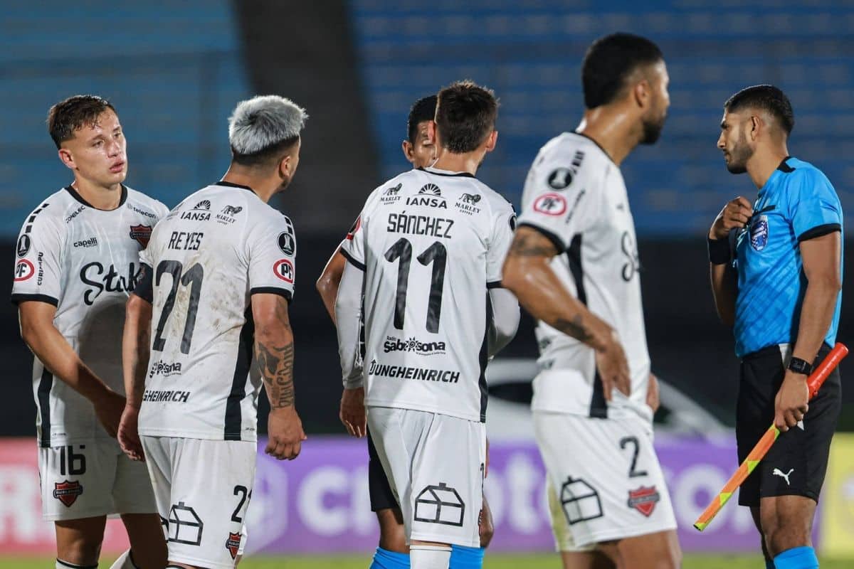 Copa Libertadores: los refuerzos de Ñublense no responden y los hinchas señalan al responsable