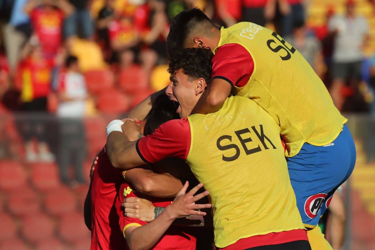 Refuerzos Unión Española: un nuevo fichaje fue presentado en La Furia para aumentar la competencia interna
