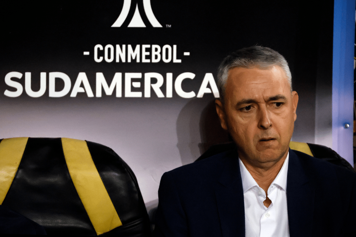 Universidad Católica sufre dramática eliminación y Tiago Nunes se mantiene firme en la banca, “¿por qué no seguiría?”