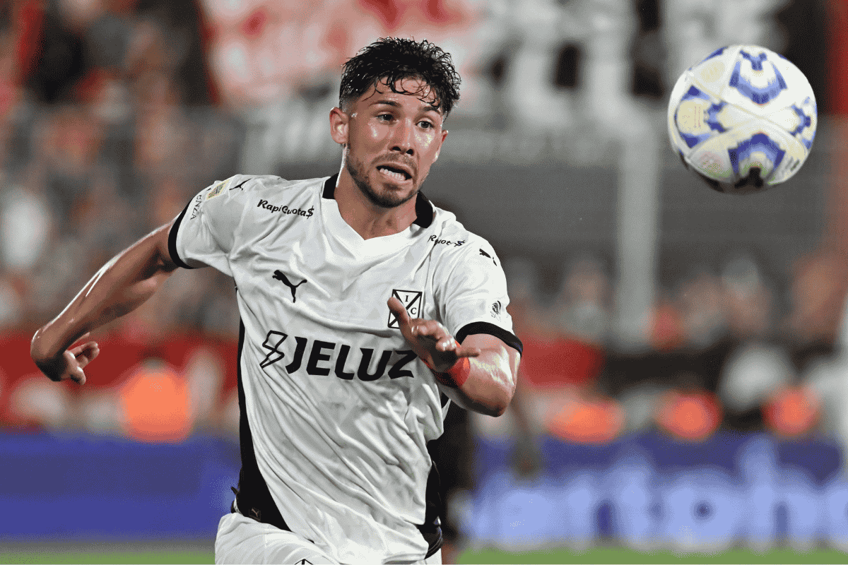 Huachipato saca cuentas alegres con la millonaria venta de Felipe Loyola al Bayern Münich