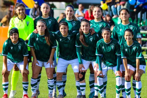 Santiago Wanderers cumplió el sueño de cinco jugadoras en el Día de la Mujer