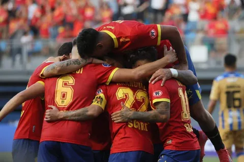 Refuerzos Unión Española: un referente Hispano relató la “lucha” interna por el mediocampo