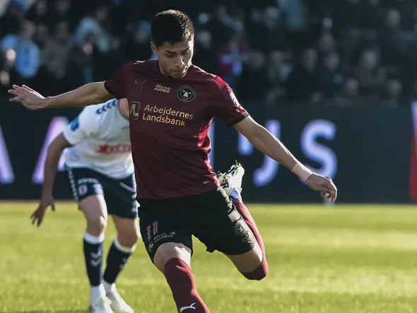 “¿Dónde quedó el buen toque?”: Dinamarca destroza a Darío Osorio tras mal debut