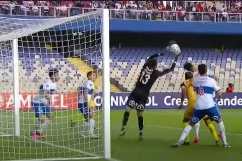 El error de Universidad Católica que lo eliminó de la Copa Sudamericana 2024