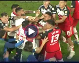 La piña que recibió Paulo Díaz y la insólita reacción del árbitro