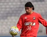 Exclusivo | 6 partidos y un regreso conflictivo: así fue el breve paso de Luciano Cabral por Athletico Paranaense
