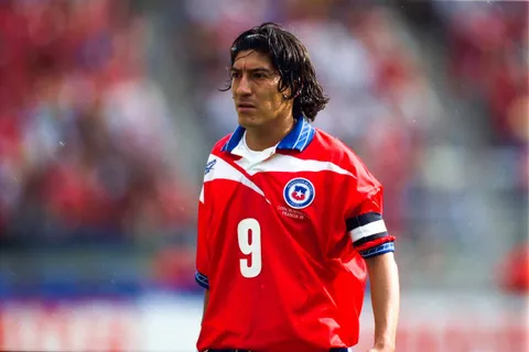 El inolvidable paso de Iván Zamorano por Colo-Colo: los detalles de la transacción