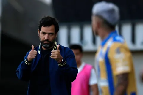 Refuerzos Everton: Gustavo Leal se queda con un defensor con pasado en la UC y Unión La Calera