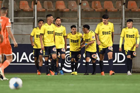 Un refuerzo le da el triunfo al Campanil sobre Cobreloa que todavía no sabe de victorias en el año