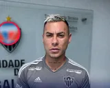 Giro inesperado: Eduardo Vargas se iría de Mineiro, pero no a Colo-Colo