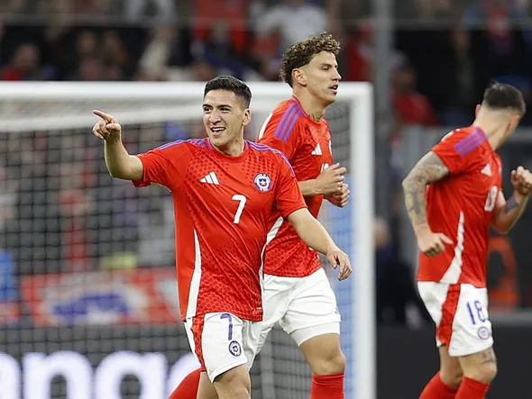 ¿Tendrá más protagonismo?: el jugador de la Selección Chilena que recibió los elogios de su entrenador