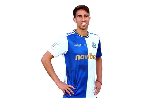 ¿Vuelve a Universidad Católica?: la situación de Diego Valencia en el fútbol europeo