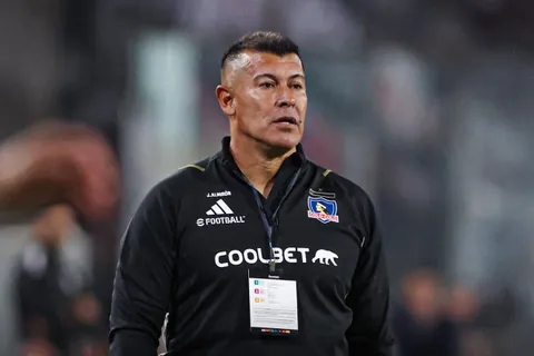 Refuerzos Colo Colo: Blanco y Negro tiene una “prioridad” en la posición de 10, pero se barajan 2 alternativas