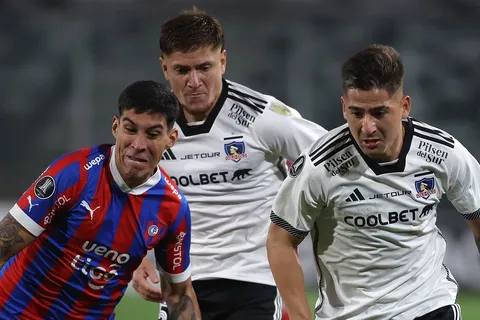 Los hinchas de Colo Colo estallaron en las redes sociales por las pelotas paradas ejecutadas por el Colo Gil