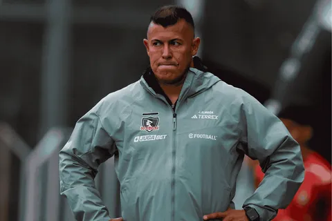 Refuerzos Colo Colo: Jorge Almirón piensa en la siguiente ventana de fichajes y tiene un objetivo en mente