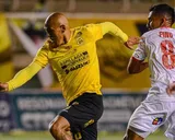 Humberto Suazo: el Hombre venido del Planeta Gol lo hizo otra vez