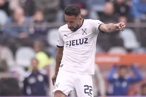 Problemas en Argentina: el virus que afecta al Independiente de Mauricio Isla