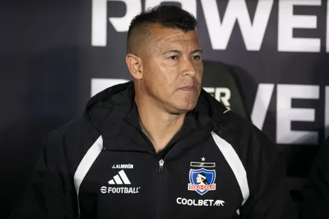 Fichajes: la millonaria inversión que exige Almirón para seguir en Colo Colo