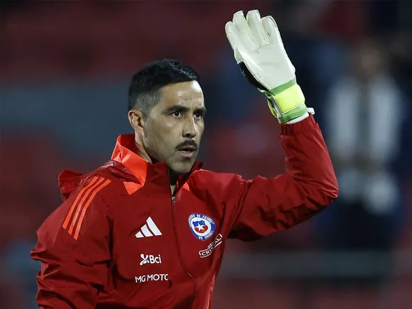 ¿Cuál es el patrimonio neto de Claudio Bravo?