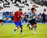 Refuerzos Colo Colo: el millonario sueldo que reclama Mauricio Isla para llegar al Cacique